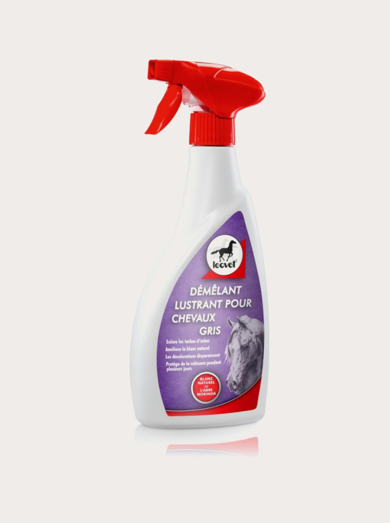 Dêmelant détachant chevaux gris